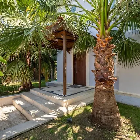 Superb Secluded Villa With Private Pool In Antalya *